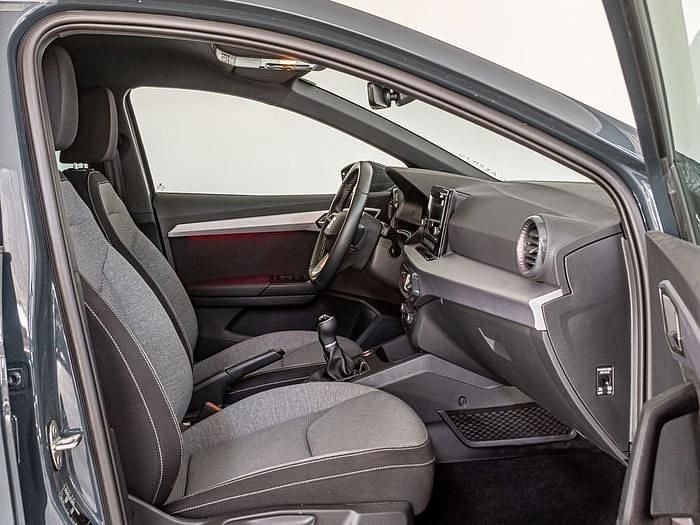 Usado Seat Ibiza 115 CV (84 kW) 2025 Azul Utilitario