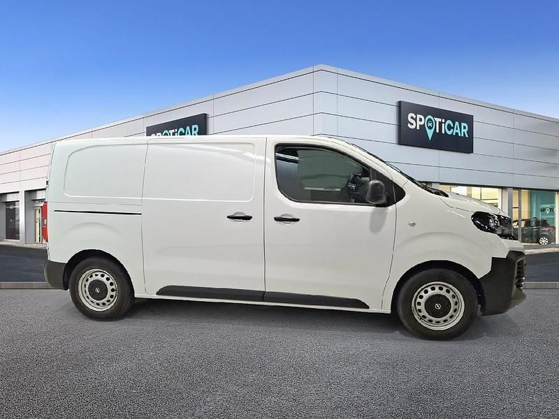 Usado Opel Vivaro 120 CV (88 kW) 2025 Blanco Monovolumen