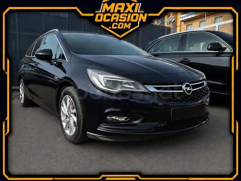Usado Opel Astra Dynamic 125 CV (91 kW) 2018 Azul Familiar