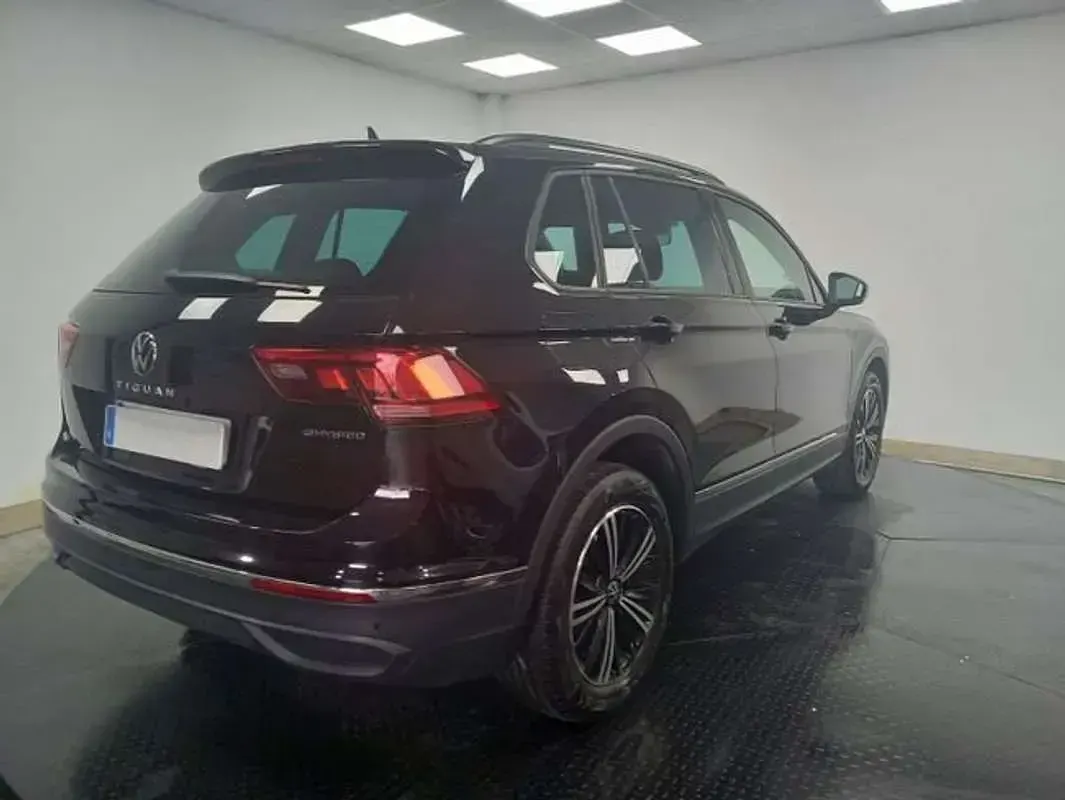 Usado VW Tiguan Life 245 CV (180 kW) 2022 Negro SUV