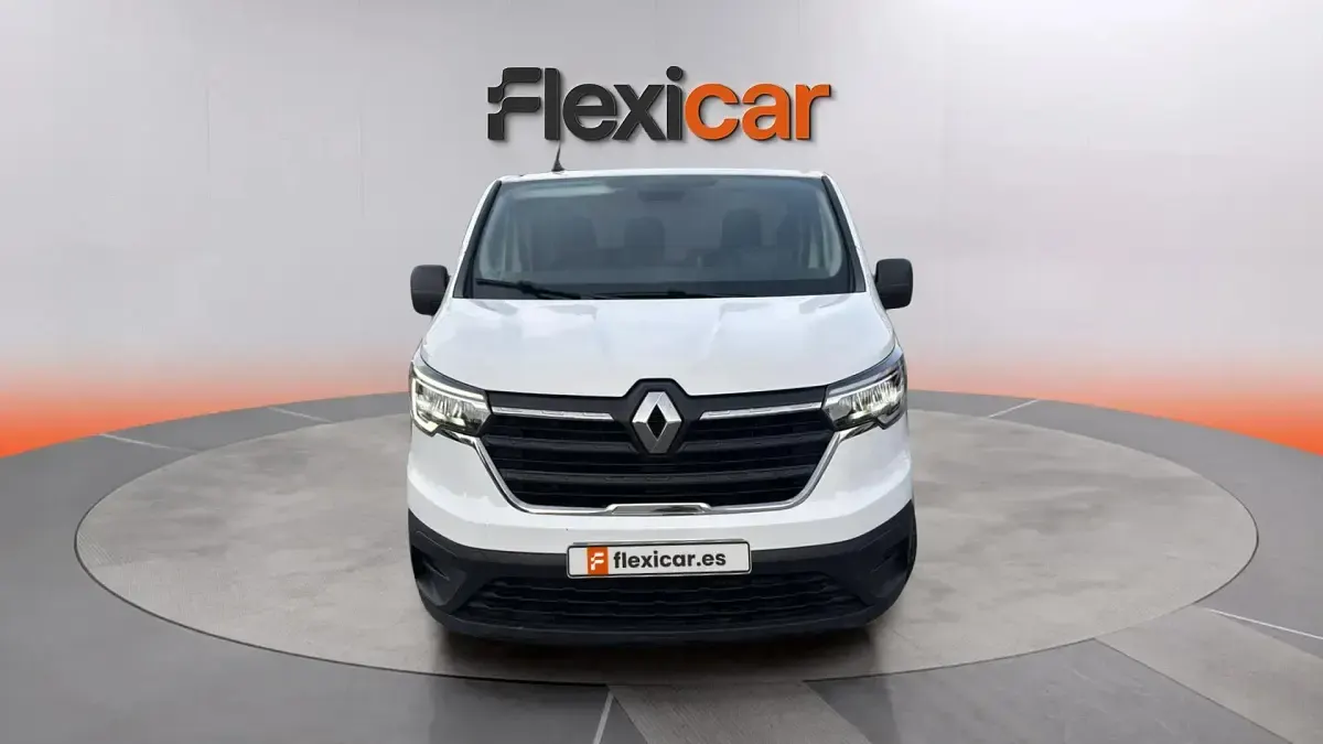 Usado Renault Trafic Authentique 150 CV (110 kW) 2023 Blanco Monovolumen