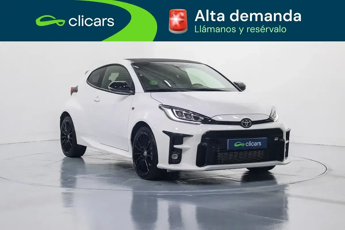 Usado Toyota Yaris 261 CV (191 kW) 2021 Blanco Utilitario