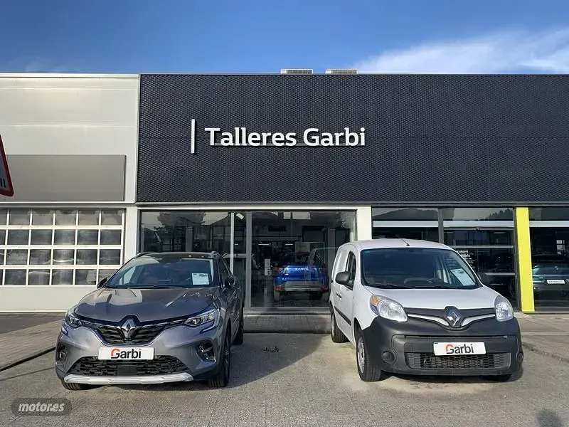 Usado Renault Trafic 2025 Gris Monovolumen