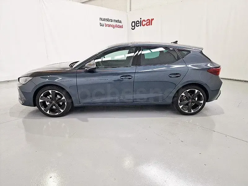 Usado Cupra Leon 150 CV (110 kW) 2025 Gris Berlina