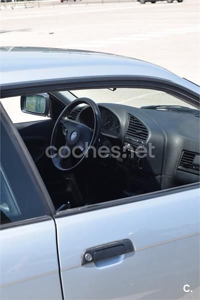 Usado BMW 325 190 CV (139 kW) 1993 Gris / plata Coupe