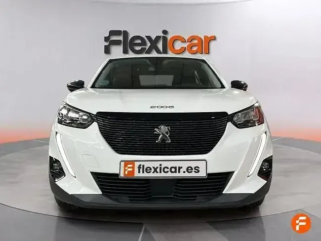 Usado Peugeot 2008 Active 110 CV (80 kW) 2022 Blanco SUV