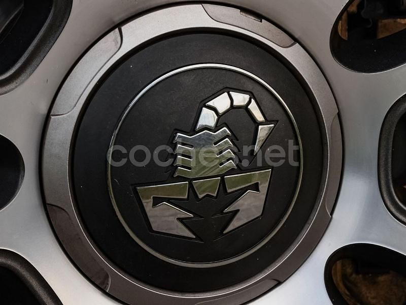 Usado Abarth 695 165 CV (121 kW) 2018 Negro Utilitario