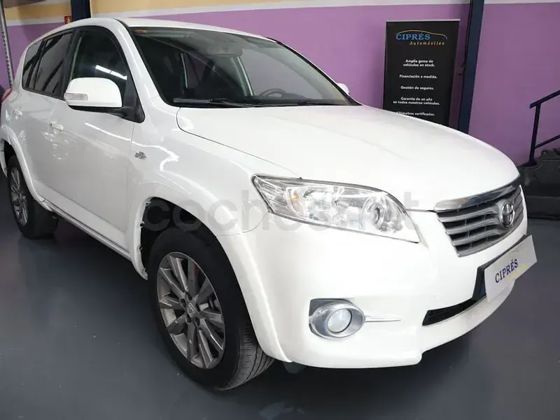 Usado Toyota RAV4 Executive 150 CV (110 kW) 2013 Blanco SUV