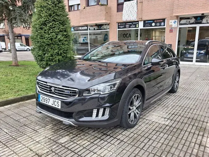 Usado Peugeot 508 RXH 180 CV (132 kW) 2015 Negro Familiar