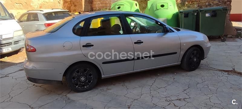 Usado Seat Cordoba Stella 68 CV (50 kW) 2003 Gris / plata Berlina