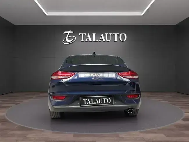 Usado Hyundai i30 119 CV (87 kW) 2019 Azul