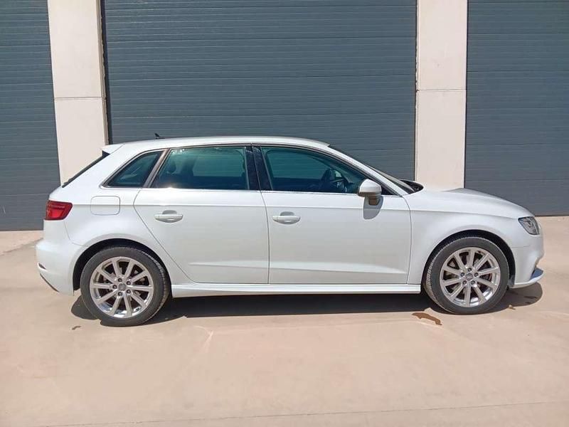 Usado Audi A3 Sportback e-tron Design 204 CV (150 kW) 2020 Blanco Utilitario