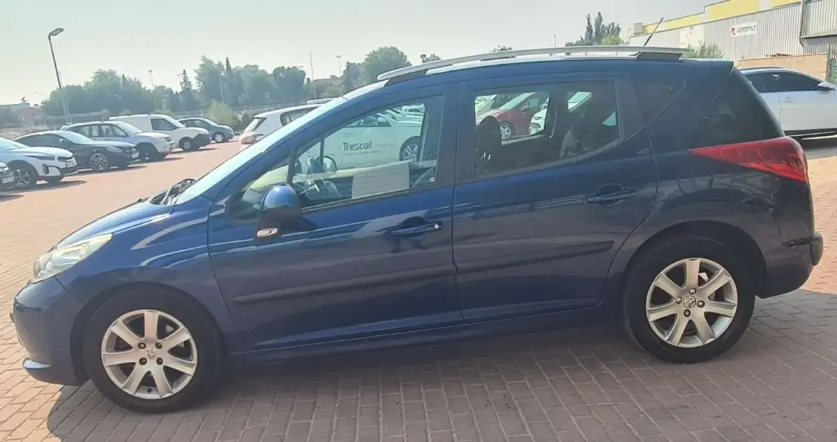 Usado Peugeot 207 Sport 109 CV (80 kW) 2009 Azul Familiar
