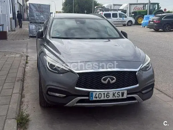 Usado Infiniti QX30 Premium 170 CV (125 kW) 2019 Gris / plata SUV