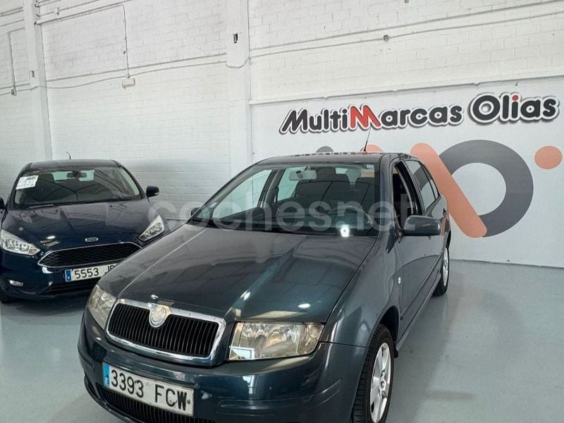 Gris / plata Usado 2006 Skoda Fabia Comfort Berlina | 4499 € - Imagen 1/4