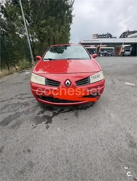 Usado Renault Mégane Cabriolet Dynamique 120 CV (88 kW) 2006 Rojo Descapotable