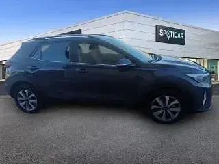 Usado Kia Stonic 101 CV (74 kW) 2022 Gris SUV