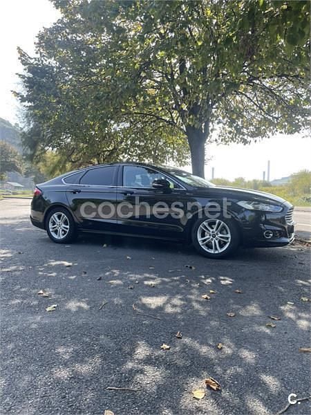 Usado Ford Mondeo Titanium 150 CV (110 kW) 2017 Negro Berlina