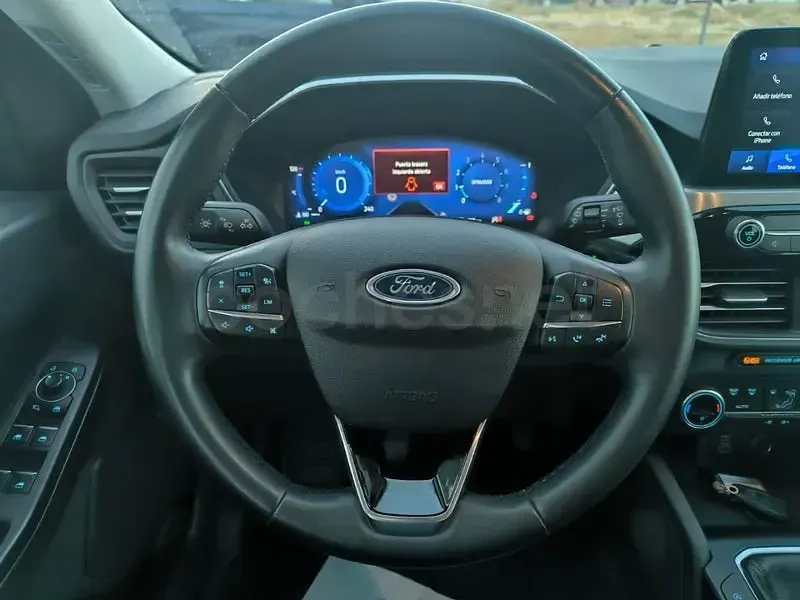 Usado Ford Kuga Titanium 150 CV (110 kW) 2023 Gris / plata SUV