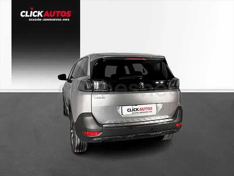 Usado Peugeot 5008 Allure 130 CV (95 kW) 2022 Gris / plata SUV