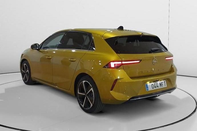 Usado Opel Astra Elegance 130 CV (95 kW) 2023