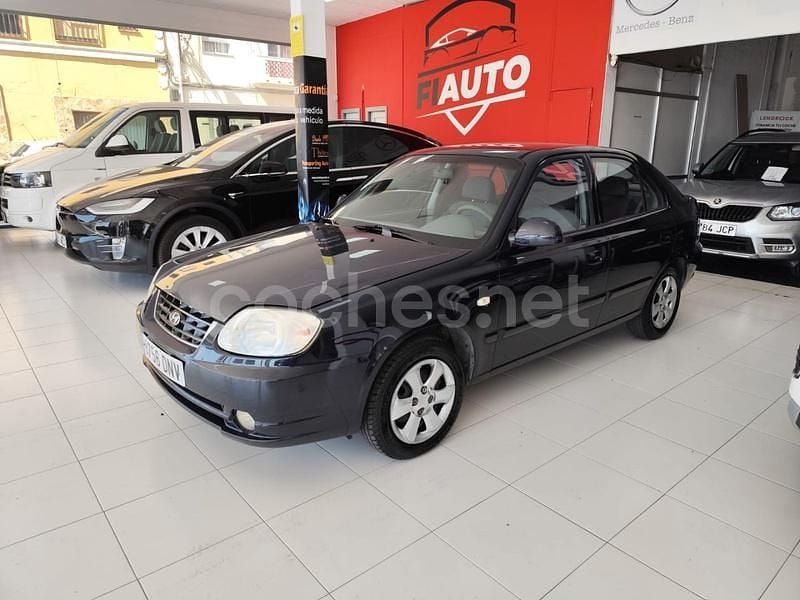 Azul Usado 2005 Hyundai Accent Berlina | 2799 € - Imagen 1/4