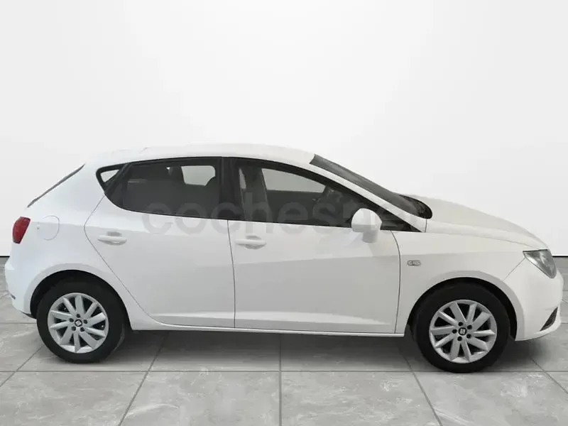Usado Seat Ibiza Reference 95 CV (69 kW) 2016 Blanco Berlina