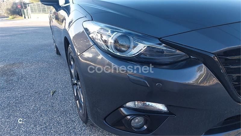 Usado Mazda 3 Luxury 150 CV (110 kW) 2015 Gris / plata Berlina