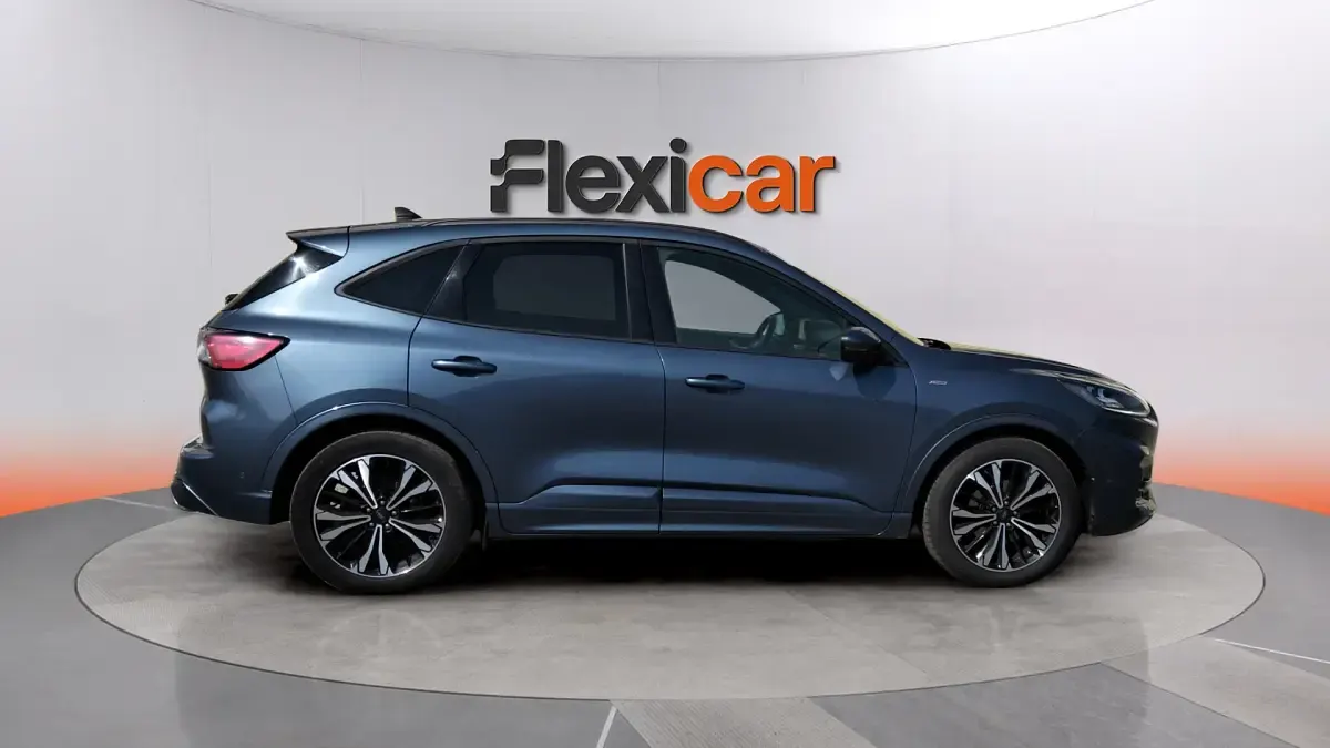 Usado Ford Kuga ST-Line 150 CV (110 kW) 2022 Azul SUV