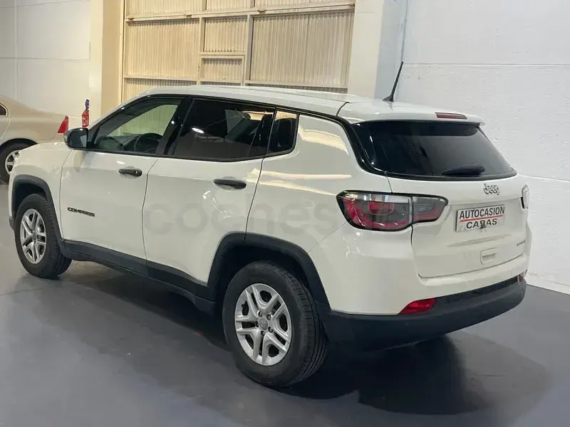 Usado Jeep Compass Sport 140 CV (102 kW) 2018 Blanco SUV
