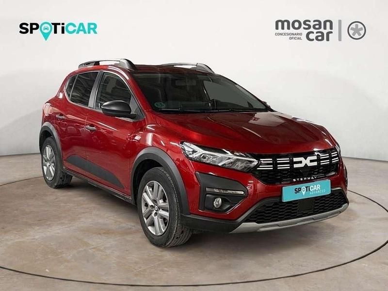 Usado Dacia Sandero Comfort 91 CV (66 kW) 2021 Rojo Berlina