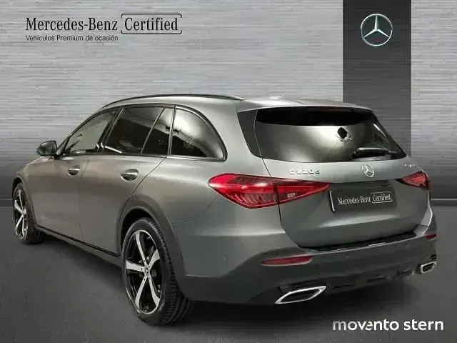 Usado Mercedes 220 200 CV (147 kW) 2022 Gris Familiar