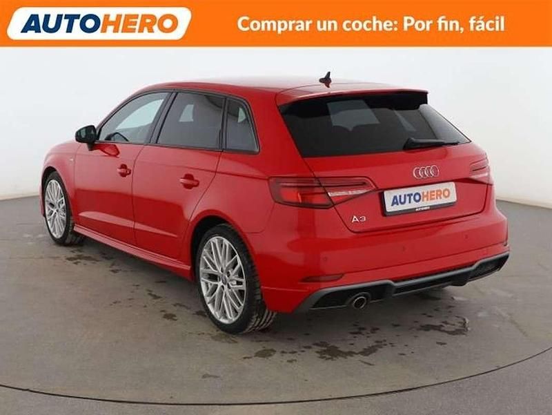 Usado Audi A3 S-Line 116 CV (85 kW) 2018 Rojo Berlina