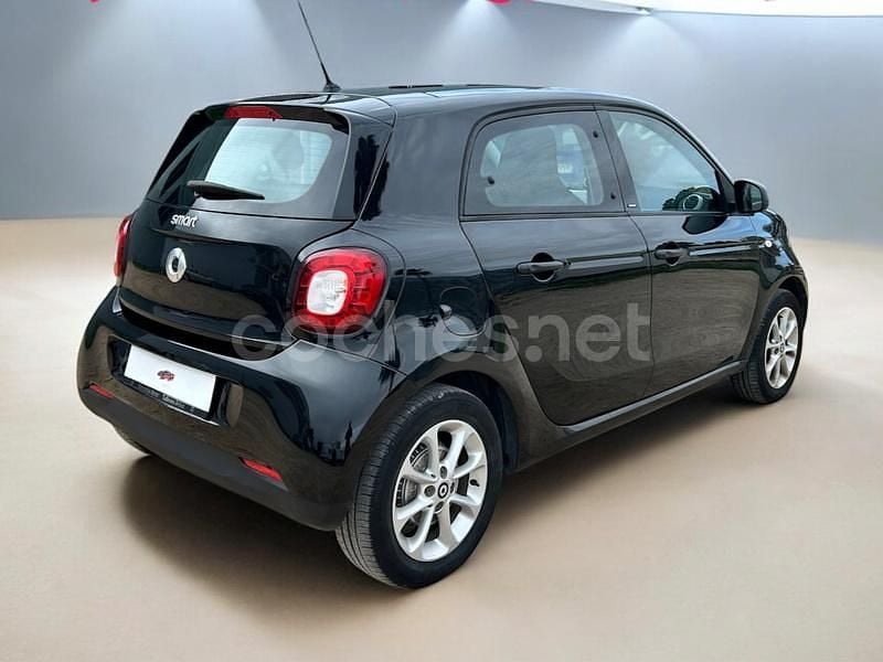 Usado Smart ForFour 90 CV (66 kW) 2019 Negro Utilitario