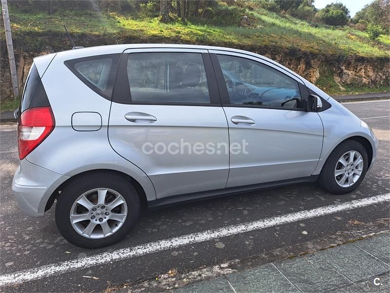 Usado Mercedes A200 Elegance 140 CV (102 kW) 2012 Gris / plata Monovolumen