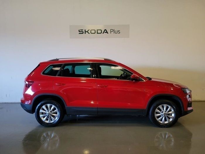 Usado Skoda Karoq Ambition 150 CV (110 kW) 2023 Rojo SUV