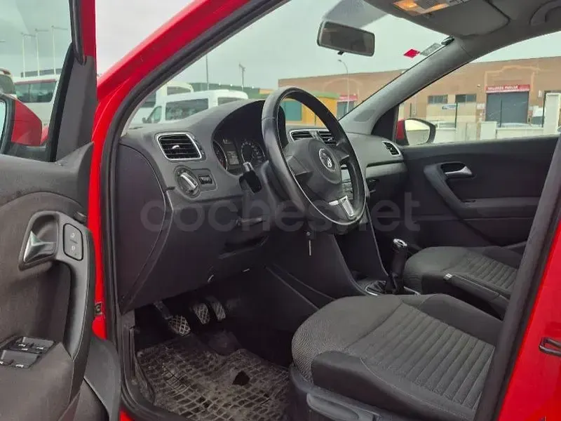 Usado VW Polo Advance 60 CV (44 kW) 2011 Rojo Utilitario