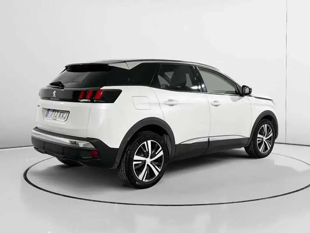 Usado Peugeot 3008 Allure 131 CV (96 kW) 2019 Blanco SUV