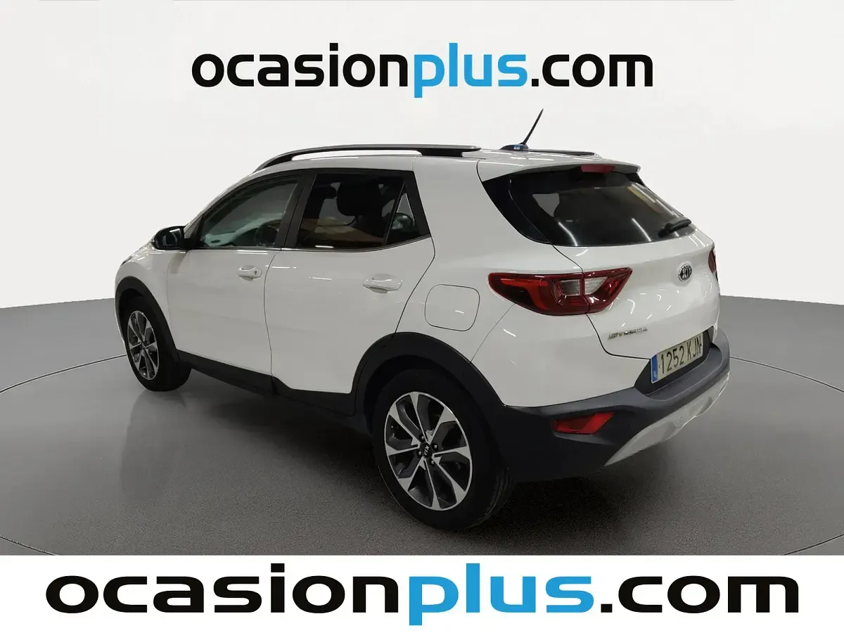 Usado Kia Stonic 120 CV (88 kW) 2018 Blanco SUV
