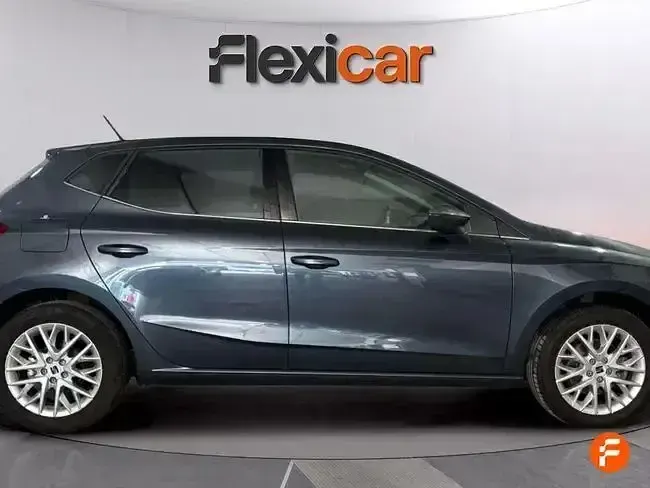Usado Seat Ibiza XCELLENCE 115 CV (84 kW) 2024 Gris Utilitario