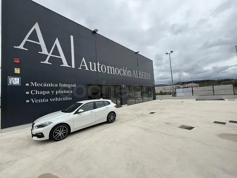 Usado BMW 116 116 CV (85 kW) 2021 Blanco Utilitario
