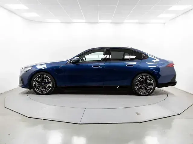 Occasion BMW 550e Comfort Edition 489 PK (359 kW) 2025 Blauw Sedan