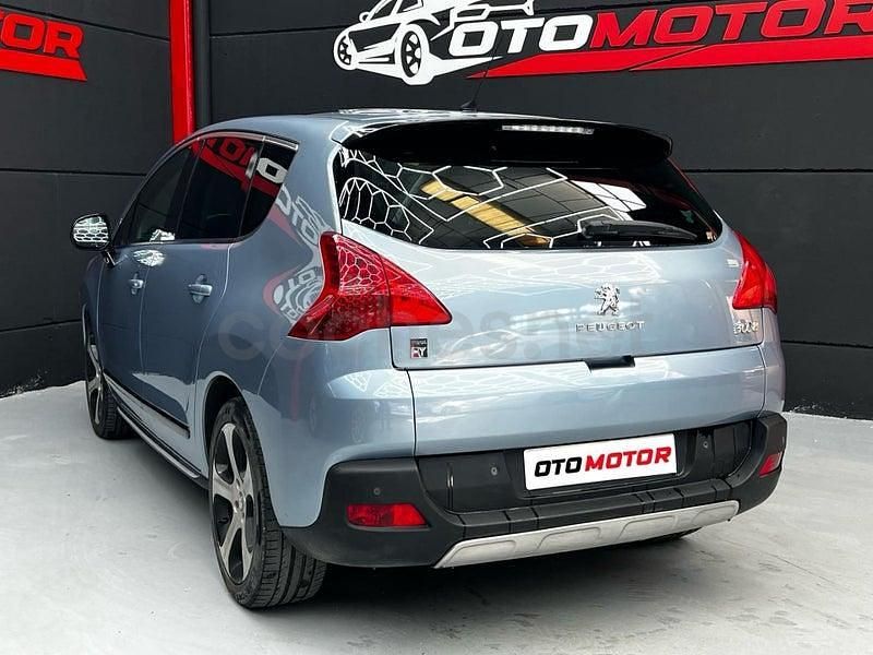 Usado Peugeot 3008 200 CV (147 kW) 2013 Azul Familiar