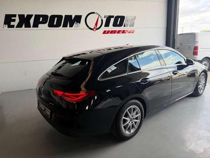 Usado Mercedes CLA200 Shooting Brake 150 CV (110 kW) 2021 Negro Familiar