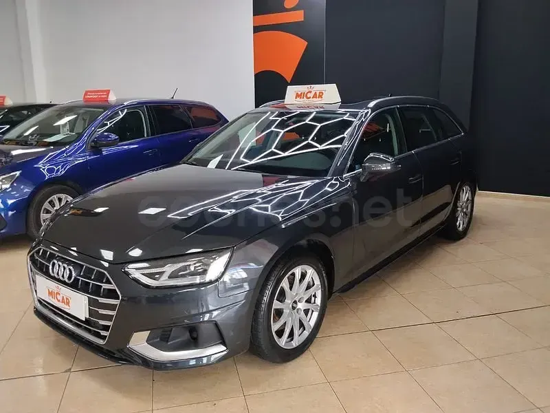 Usado Audi A4 Advanced Plus 150 CV (110 kW) 2020 Gris / plata Familiar
