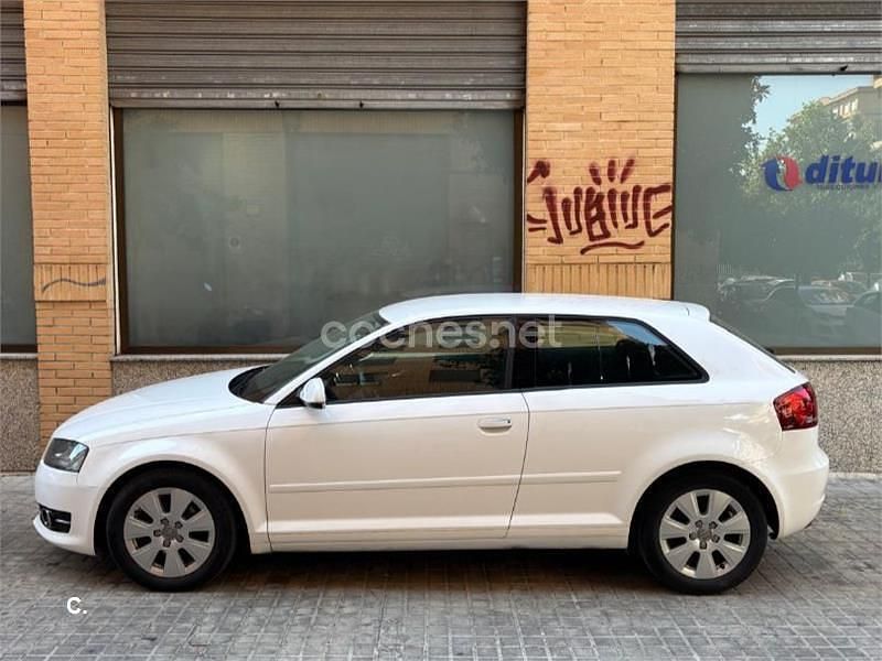 Usado Audi A3 Ambiente 105 CV (77 kW) 2010 Blanco Utilitario