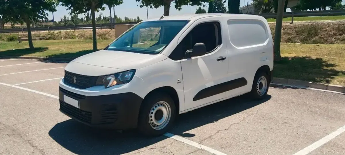 Usado Peugeot Partner 75 CV (55 kW) 2019 Blanco Monovolumen