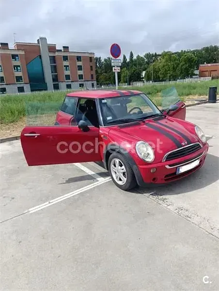 Usado Mini ONE 90 CV (66 kW) 2006 Rojo Utilitario