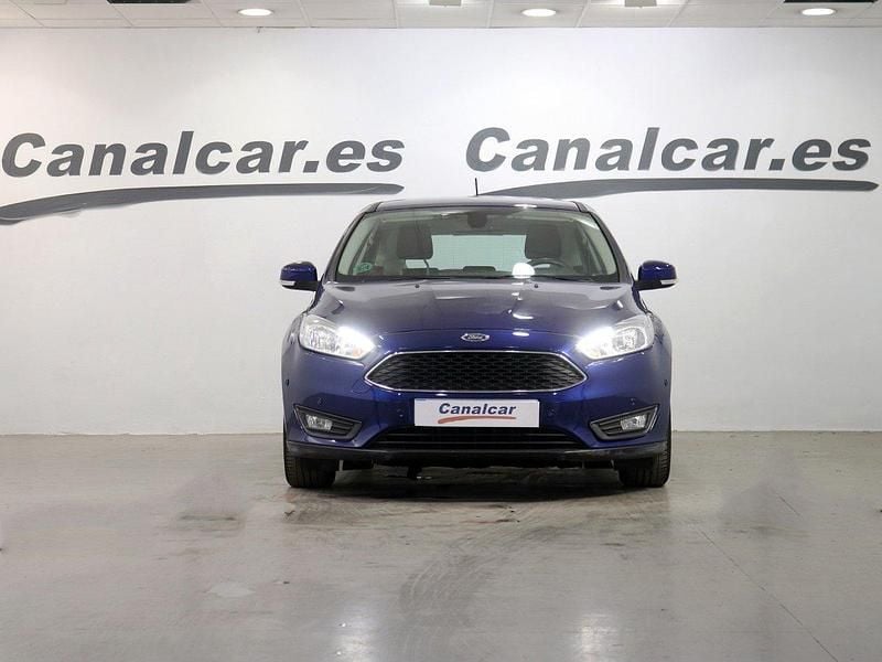 Usado Ford Focus Trend+ 125 CV (91 kW) 2017 Azul Berlina