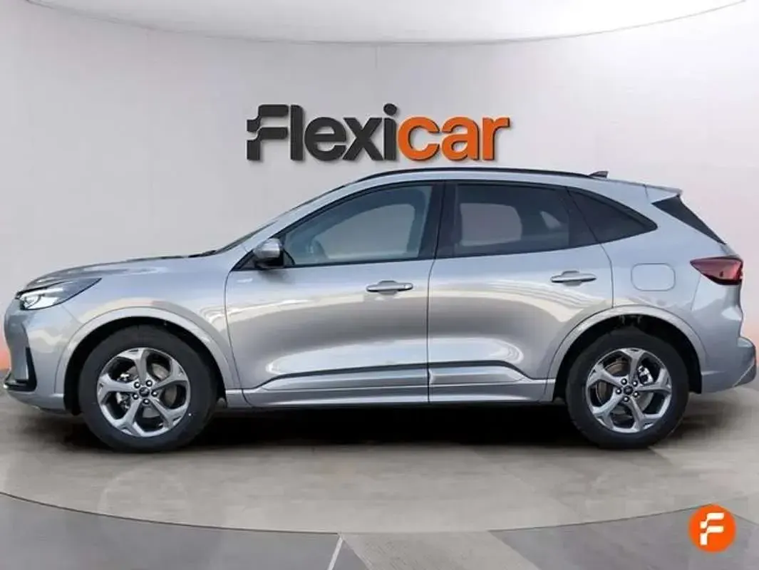 Usado Ford Kuga ST-Line 150 CV (110 kW) 2025 Gris SUV
